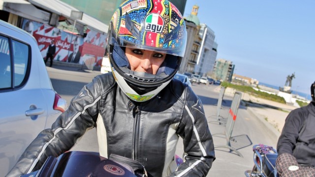 Texte – Annie Bader, première motarde professionnelle au Liban