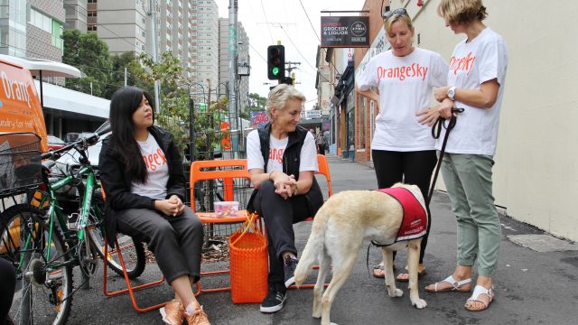 Texte – En Australie, une laverie itinérante tisse du lien